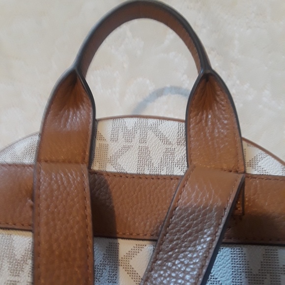 MichealKors back pack
